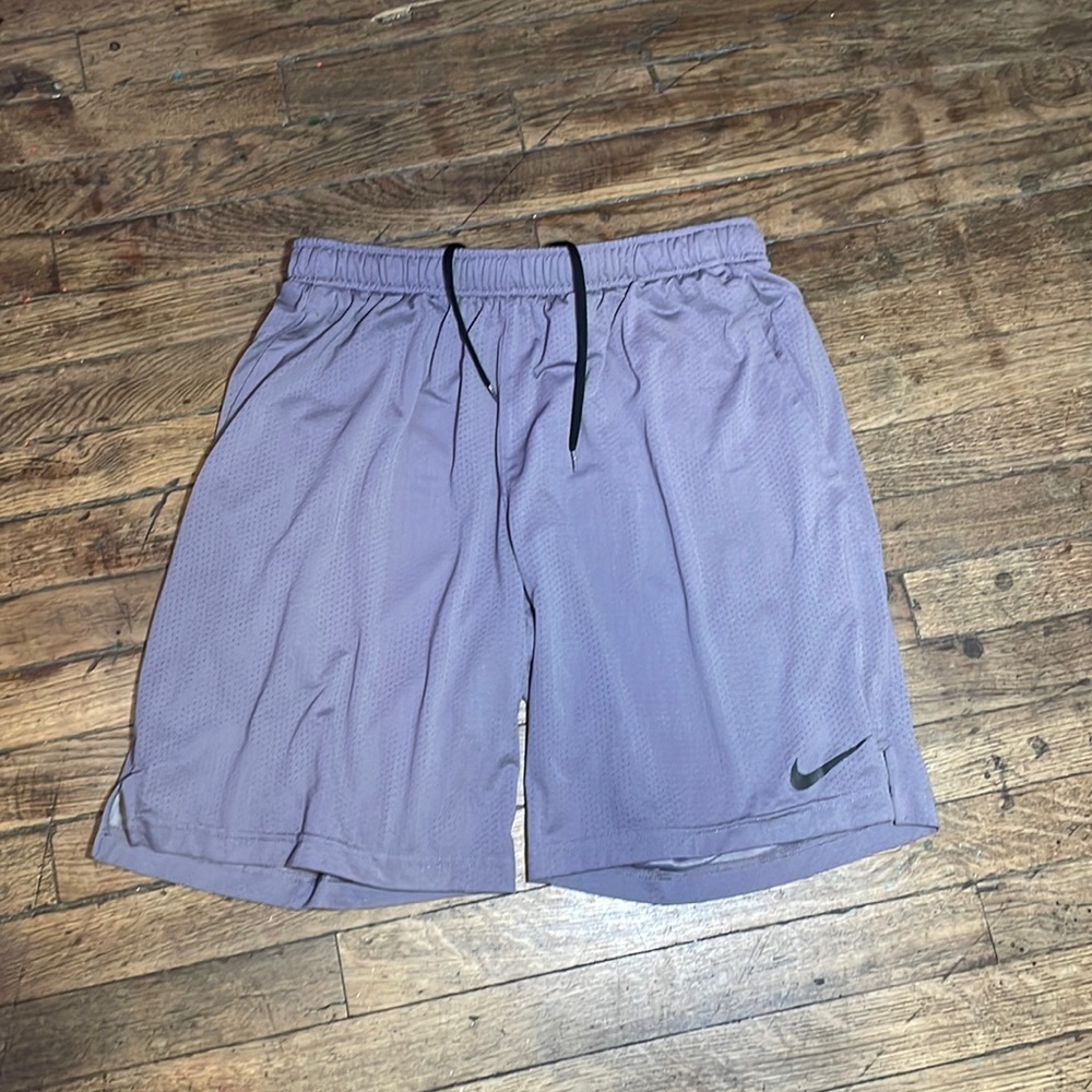Nike Men’s Dri-Fit mesh athletic gym shorts size XL
